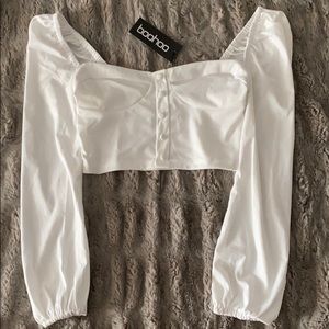 NWT. Boohoo long sleeve button detail crop top